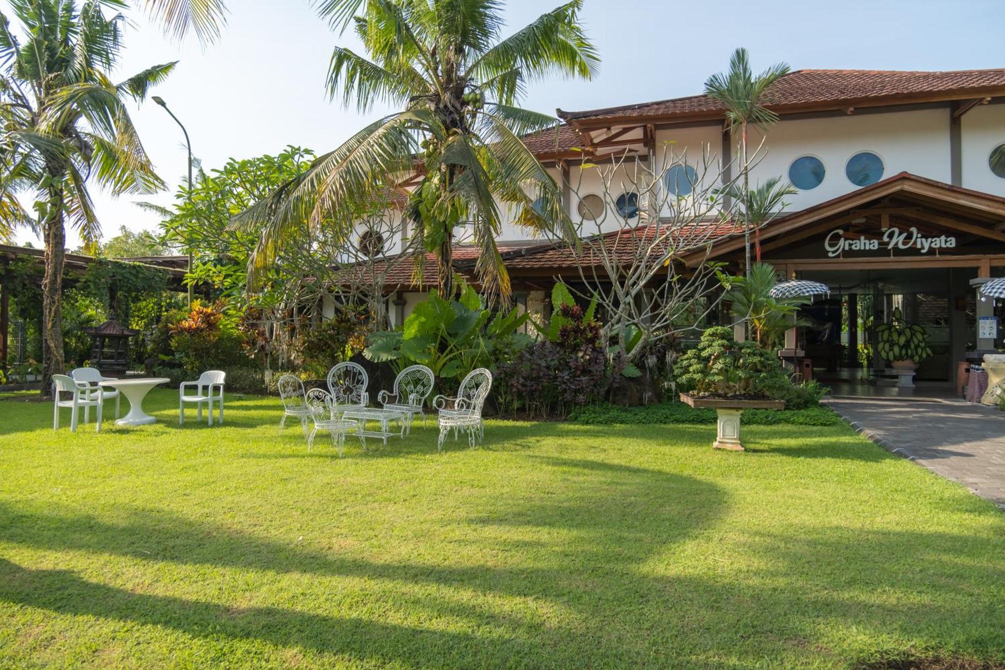 Hotel Graha Wiyata à Tanah Lot Extérieur photo